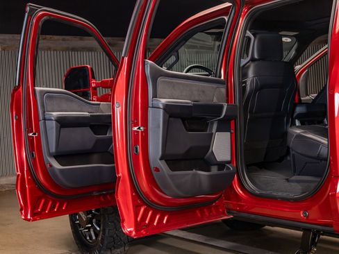 Used 2025 Ford F350 Platinum image 32