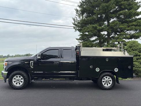 Used 2022 Ford F350 XLT w/ XLT Value Package AWD/4WD image 2