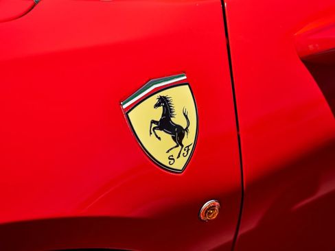 Used 2020 Ferrari 488 Pista Coupe RWD image 10
