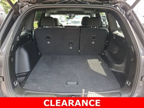 Used 2025 Jeep Grand Cherokee Laredo X w/ Luxury Tech Group I AWD/4WD image 28