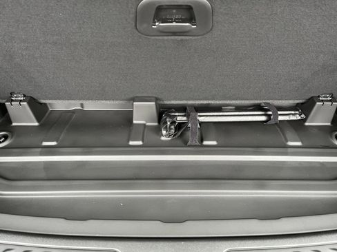 New 2026 GMC Yukon Elevation image 12