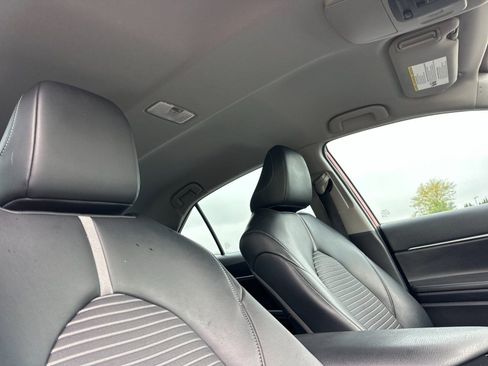 Used 2020 Toyota Camry SE FWD image 15