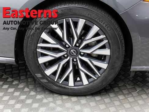 Used 2024 Nissan Altima 2.5 SV FWD image 31