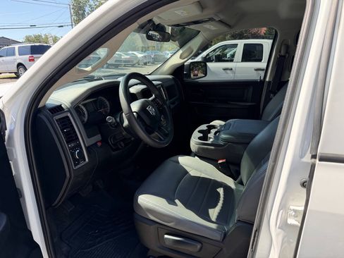 Used 2019 RAM 1500 Tradesman w/ Chrome Appearance Group AWD/4WD image 8