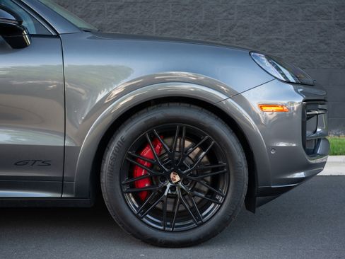 Certified 2025 Porsche Cayenne GTS image 11