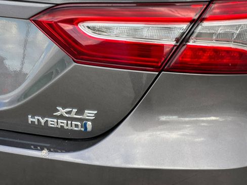 Used 2020 Toyota Camry XLE w/ Sunroof Package image 23