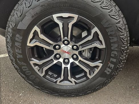 Used 2023 GMC Canyon AT4 AWD/4WD image 37