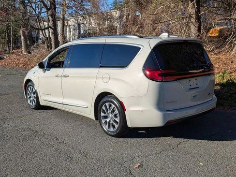 Certified 2021 Chrysler Pacifica Pinnacle FWD image 3