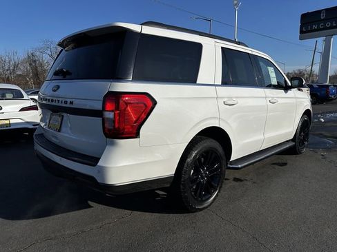 Certified 2022 Ford Expedition XLT image 5