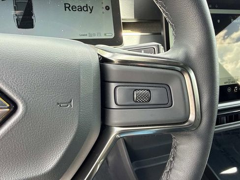 Used 2025 Rivian R1S Adventure AWD/4WD image 33
