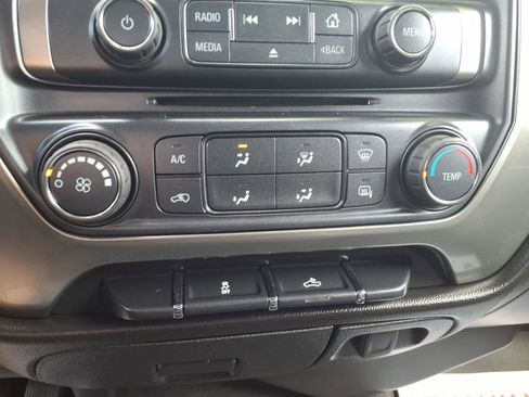 Used 2019 Chevrolet Silverado 1500 LT AWD/4WD image 23