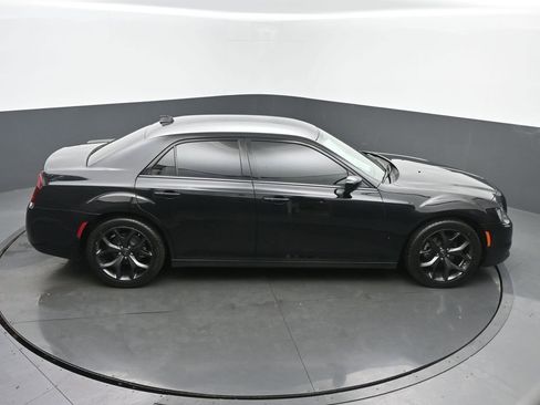 Used 2022 Chrysler 300 Touring w/ Sport Appearance Package RWD image 41