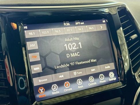 Used 2019 Jeep Cherokee Limited image 15