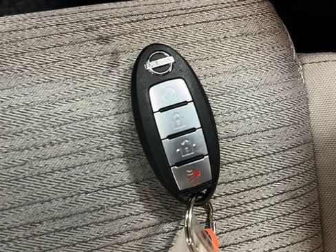 Used 2021 Nissan Rogue SV AWD/4WD image 34