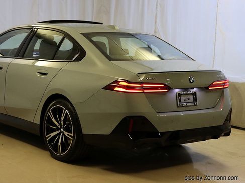 New 2026 BMW 530i xDrive w/ M Sport Package image 8