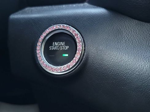 Used 2020 GMC Terrain SLE FWD image 25