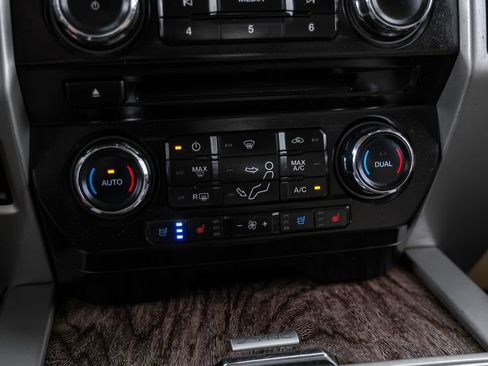 Used 2017 Ford F350 Lariat w/ Lariat Ultimate Package image 24