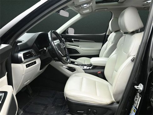 Used 2022 Kia Telluride S image 11