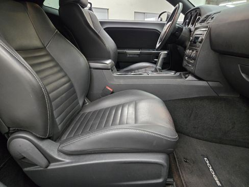 Used 2013 Dodge Challenger R/T RWD image 11