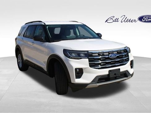 New 2026 Ford Explorer Active w/ Active Comfort Package image 2