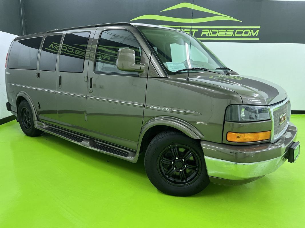 Used 2014 GMC Savana 1500 RWD image 1