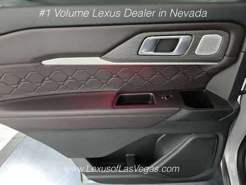 Used 2025 Ford Explorer Platinum w/ LUX Leather Package AWD/4WD image 20