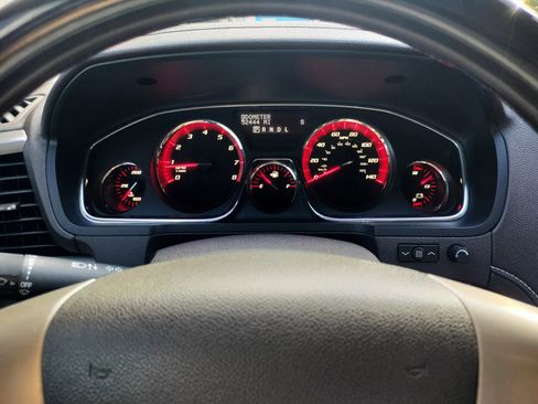 Used 2013 GMC Acadia Denali image 36