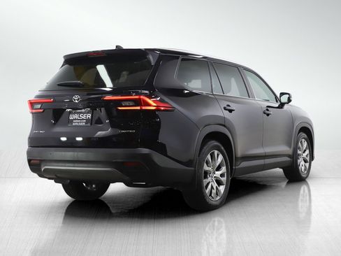 Used 2024 Toyota Grand Highlander Limited image 5