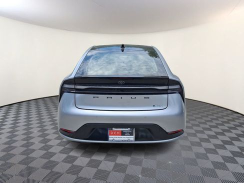 New 2026 Toyota Prius Plug-In Hybrid FWD image 5