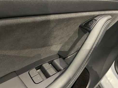 Used 2023 Tesla Model Y AWD image 15