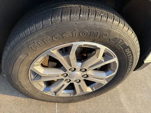 Used 2015 GMC Acadia SLT image 12