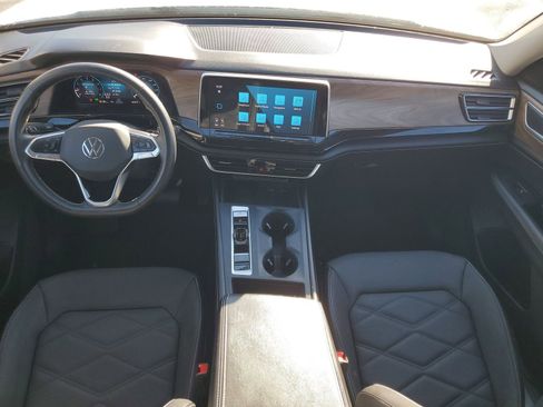 Used 2024 Volkswagen Atlas SE image 26