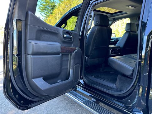 Used 2019 GMC Sierra 1500 SLT w/ SLT Premium Plus Package image 25