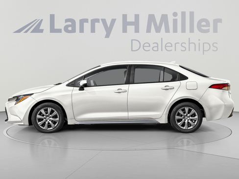 Used 2026 Toyota Corolla LE FWD image 3
