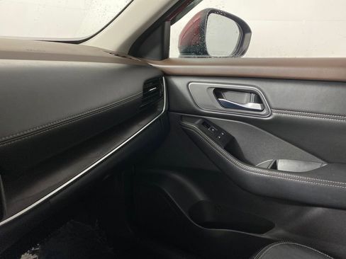 Used 2021 Nissan Rogue SL image 23