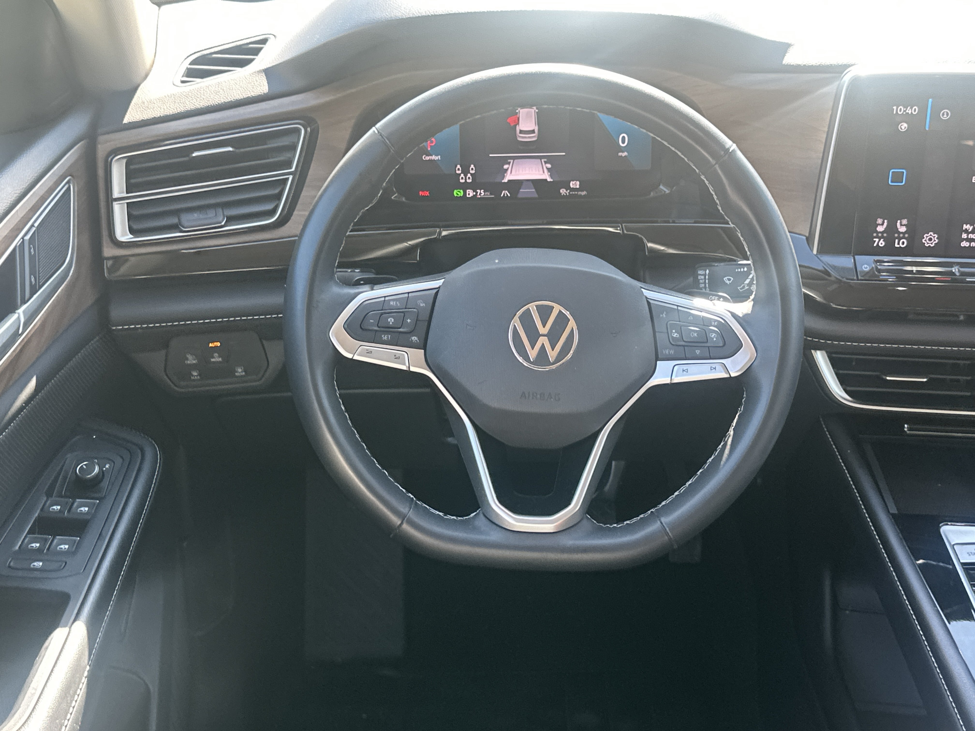 Used 2024 Volkswagen Atlas SE AWD/4WD image 23