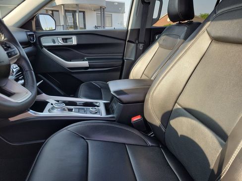 Used 2024 Ford Explorer Limited w/ Equipment Group 301A AWD/4WD image 22