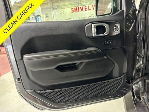 Used 2019 Jeep Wrangler Unlimited Sahara w/ Quick Order Package 24M Moab AWD/4WD image 12