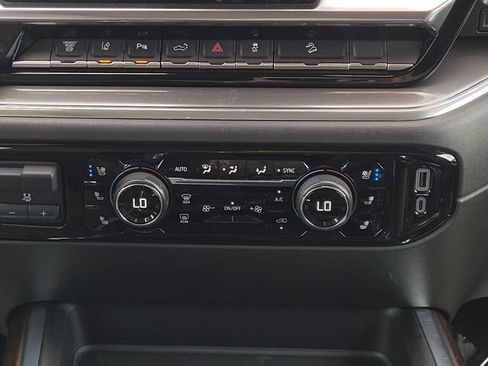 Used 2024 Chevrolet Silverado 2500 High Country w/ High Country Premium Package AWD/4WD image 18