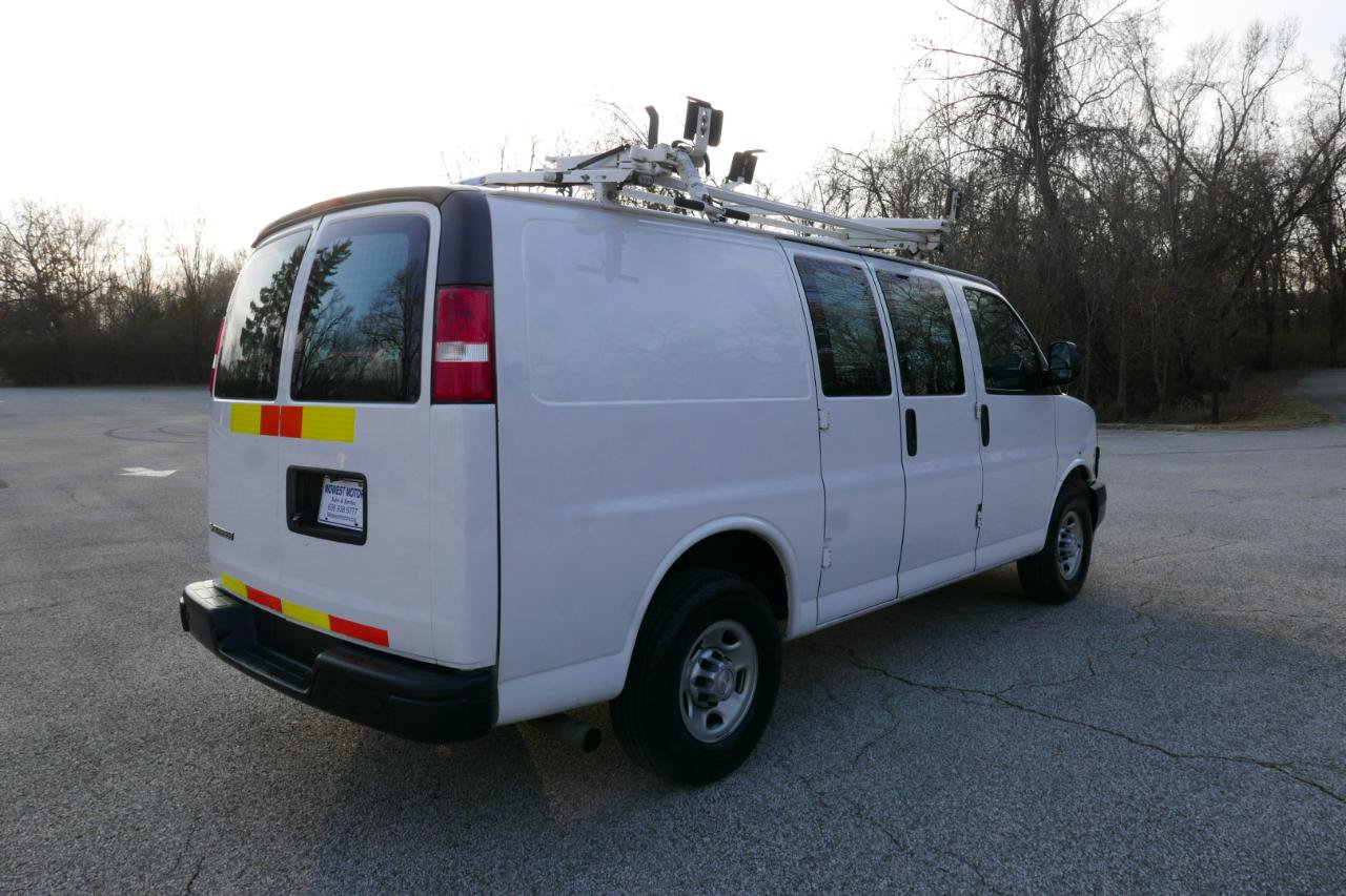 Used 2018 Chevrolet Express 2500 w/ Driver Convenience Package RWD image 6