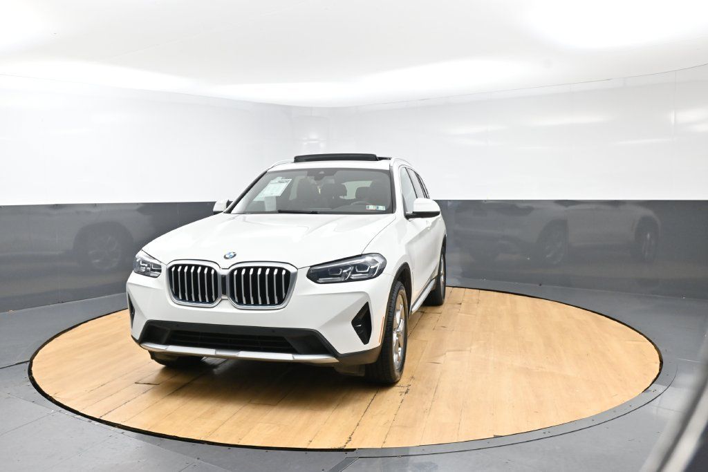 Used 2023 BMW X3 xDrive30i AWD/4WD image 3