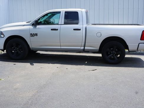 Used 2019 RAM 1500 Express w/ Express Value Package AWD/4WD image 3