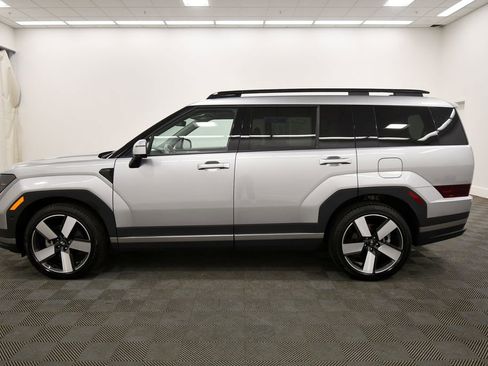Used 2025 Hyundai Santa Fe Limited AWD/4WD image 4
