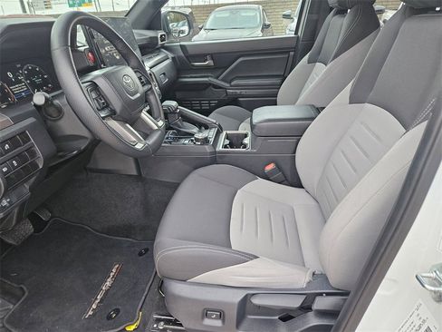 Used 2025 Toyota Tacoma TRD Off-Road image 11