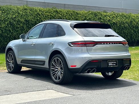 Used 2026 Porsche Macan AWD/4WD image 3