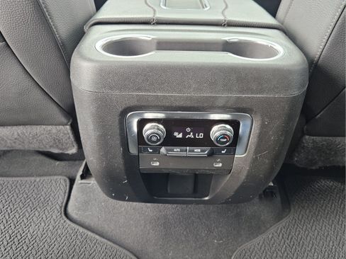 Used 2022 GMC Yukon XL Denali AWD/4WD image 11
