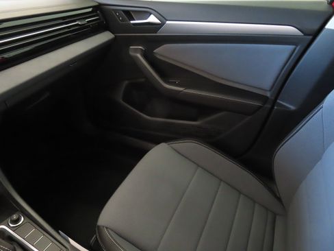 New 2026 Volkswagen Jetta SE FWD image 19