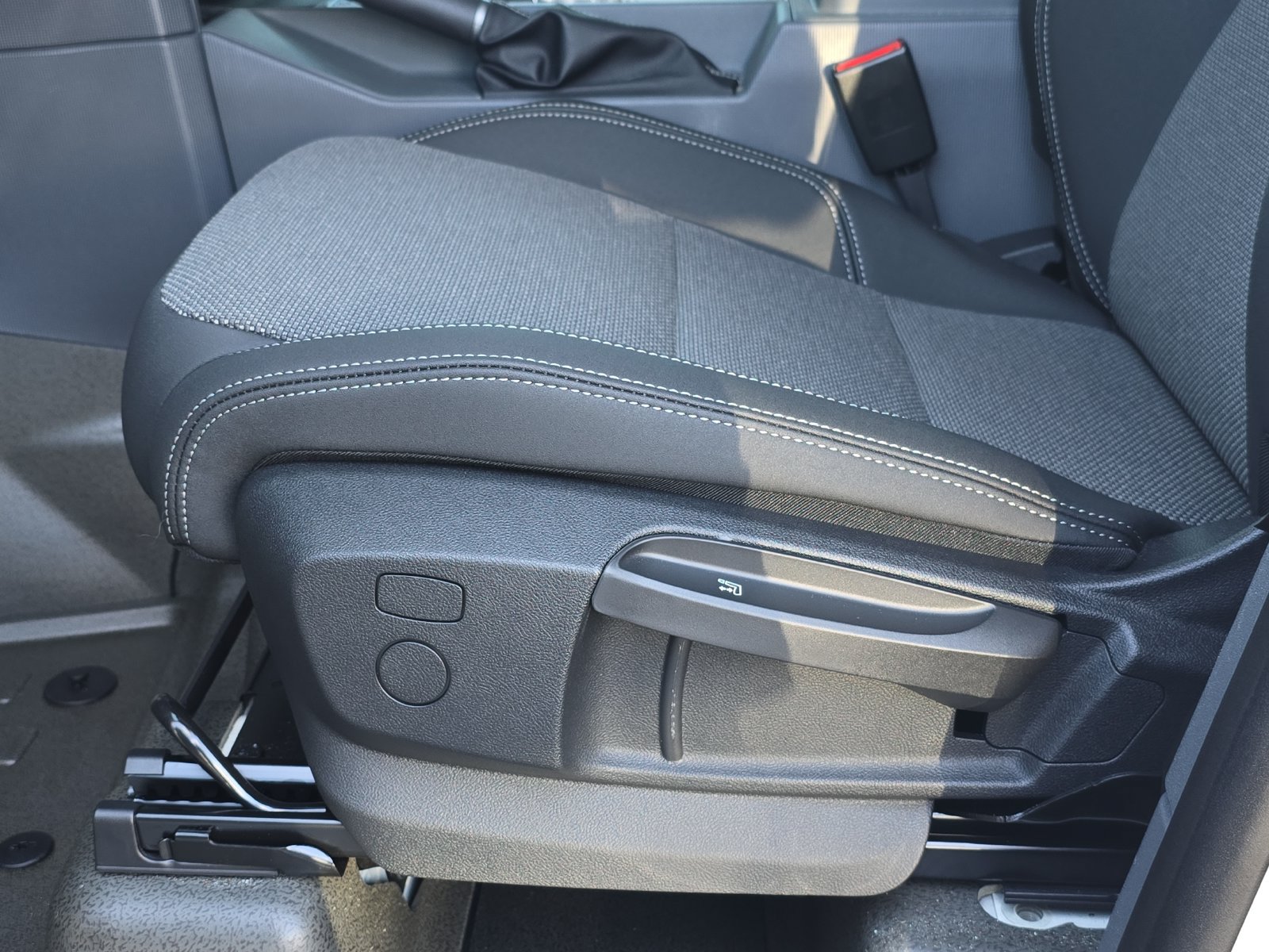 Used 2024 INEOS Grenadier Station Wagon AWD/4WD image 19