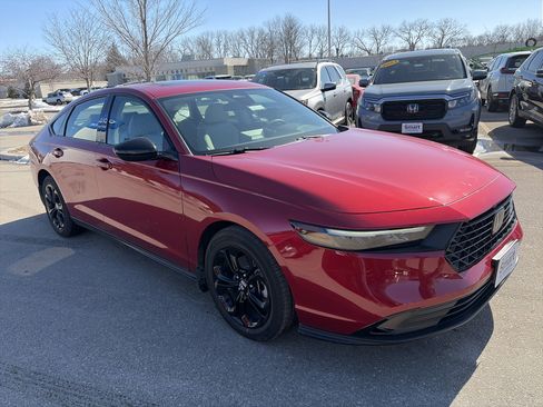 Certified 2025 Honda Accord SE image 3