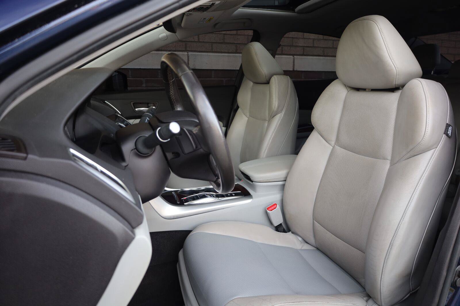 Used 2015 Acura TLX w/ Technology Package FWD image 17
